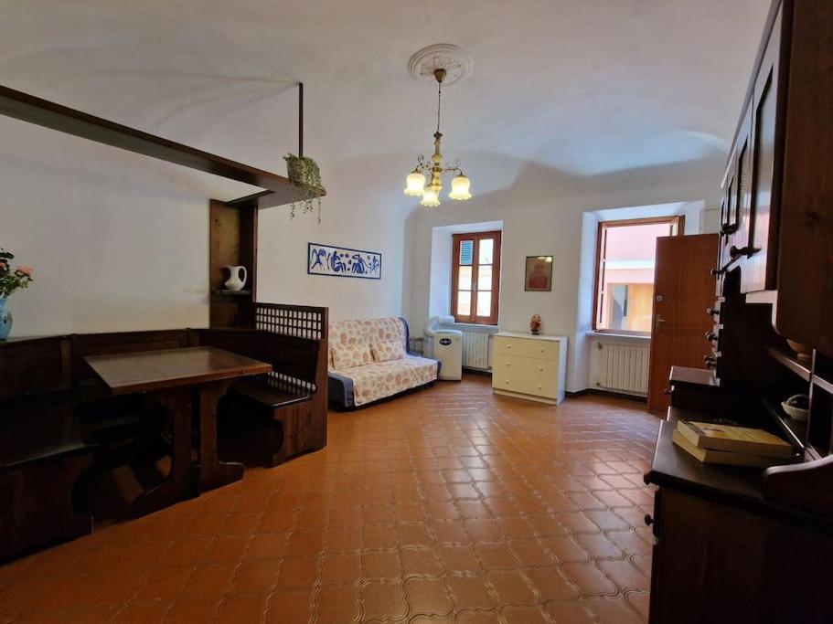 Silver Sands Finale Ligure - Traditional Apartment - 4 Beds & Terrace By The Beach Esterno foto