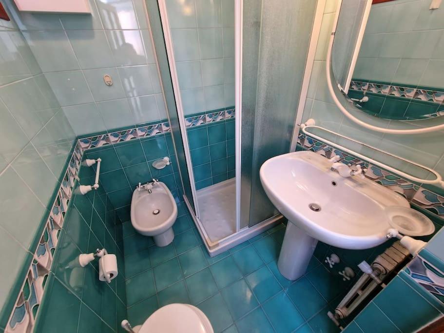 Silver Sands Finale Ligure - Traditional Apartment - 4 Beds & Terrace By The Beach Esterno foto