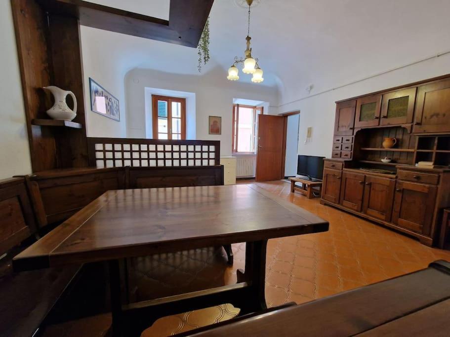 Silver Sands Finale Ligure - Traditional Apartment - 4 Beds & Terrace By The Beach Esterno foto