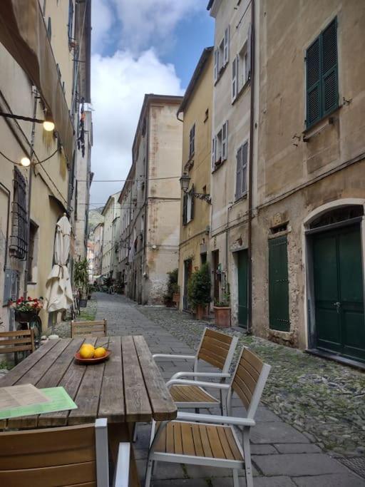 Silver Sands Finale Ligure - Traditional Apartment - 4 Beds & Terrace By The Beach Esterno foto
