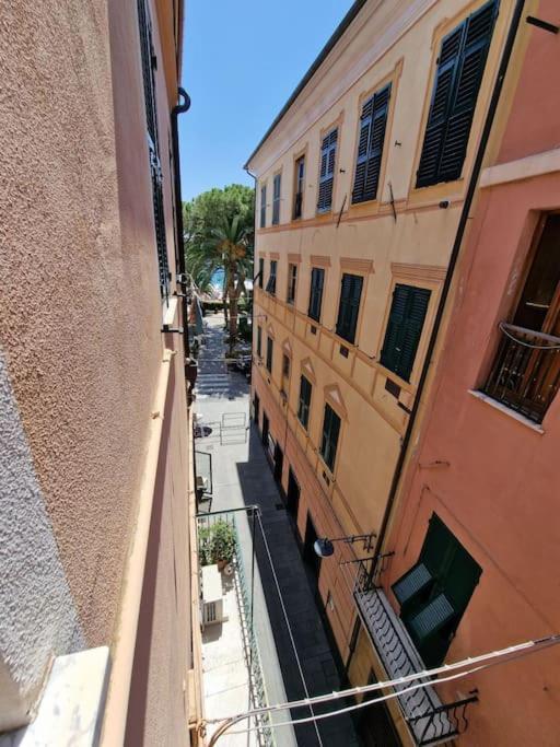 Silver Sands Finale Ligure - Traditional Apartment - 4 Beds & Terrace By The Beach Esterno foto