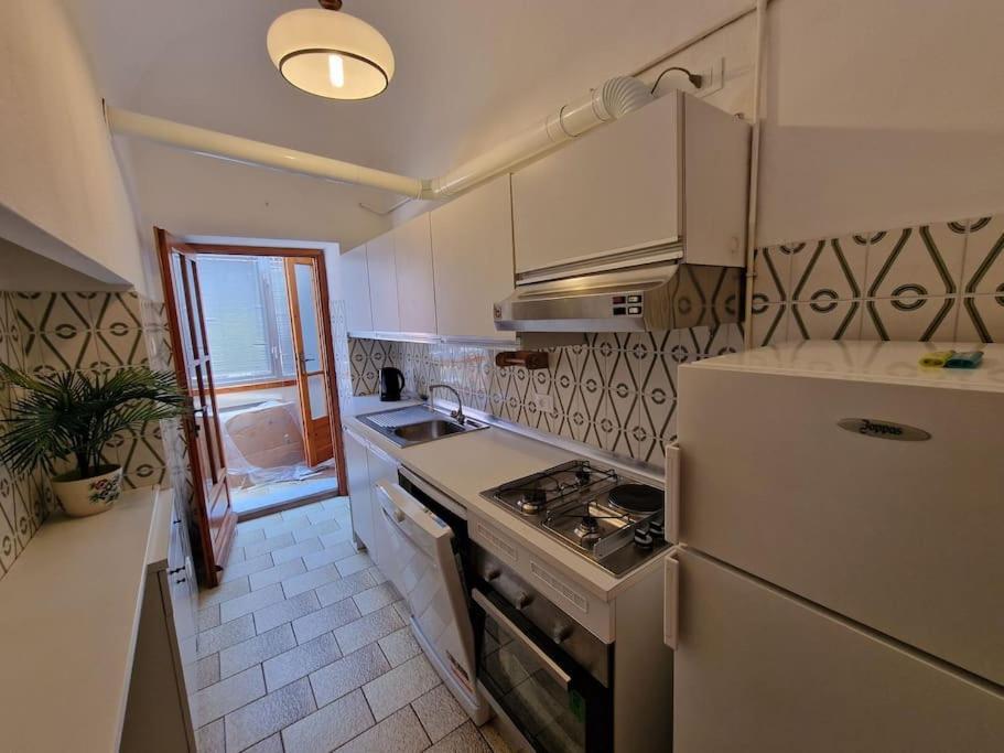 Silver Sands Finale Ligure - Traditional Apartment - 4 Beds & Terrace By The Beach Esterno foto